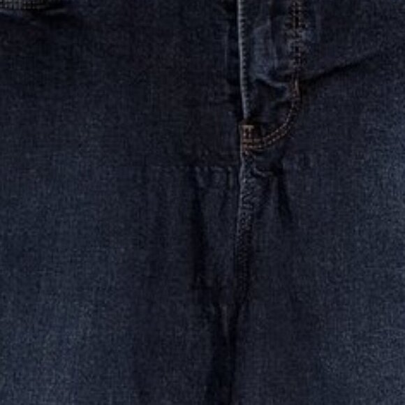 *3 FOR $9* Croft & Barrow Dark Wash Rinse Long Knee Length Wide Leg Jean Shorts - Picture 3 of 3